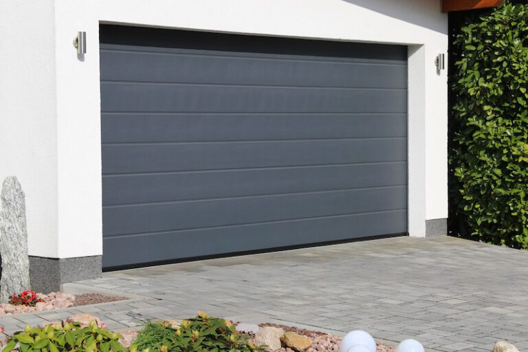 Zakaj izbrati sekcijska garažna vrata za energetsko učinkovitost?
