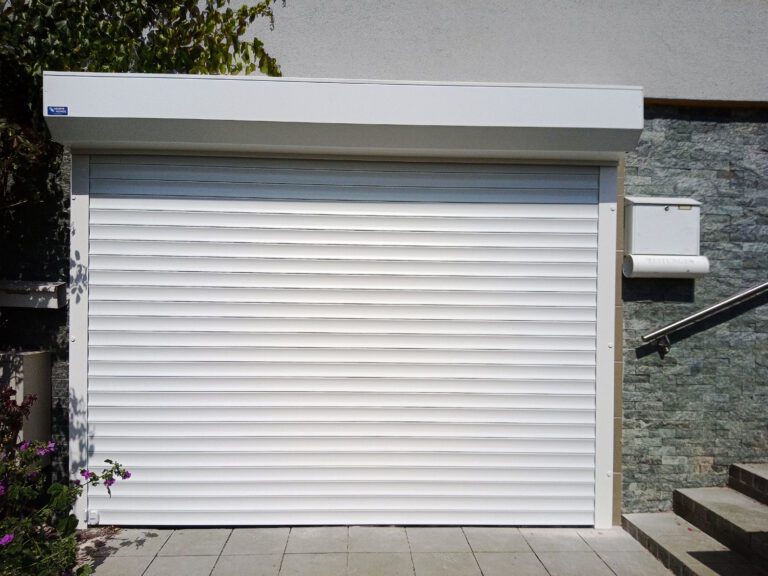 Rolo garažna vrata: Sodobna rešitev za varnost in stil