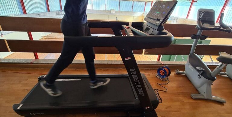 Sobno kolo in tekalna steza: domač fitnes trener